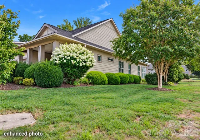 Photo 3 of Single family home for sale at 171 Chimney Rock Ct, Denver, NC 28037 | MLS# 4422972 | Listing updated on 2026-10-02