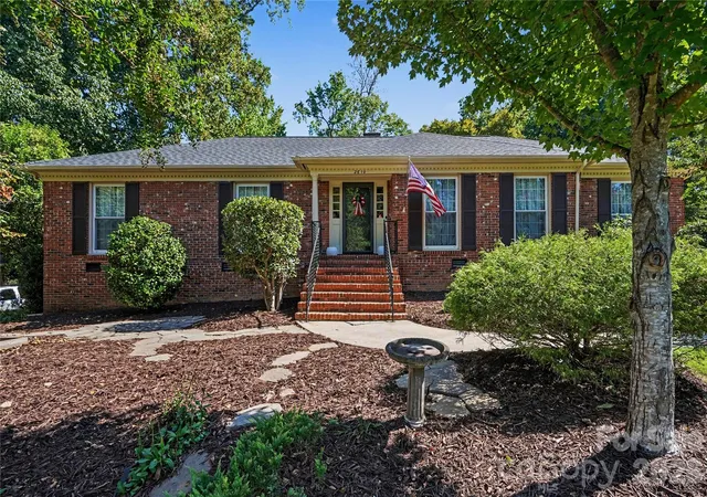 Photo 2 of Single family home for sale at 2610 Tattersall Dr, Charlotte, NC 28210 | MLS# 4422978 | Listing updated on 2026-09-19