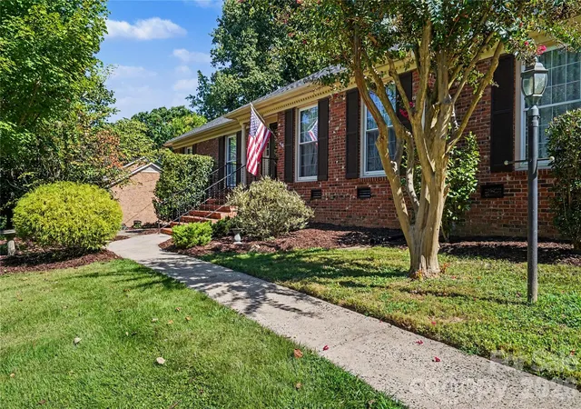 Photo 3 of Single family home for sale at 2610 Tattersall Dr, Charlotte, NC 28210 | MLS# 4422978 | Listing updated on 2026-09-19