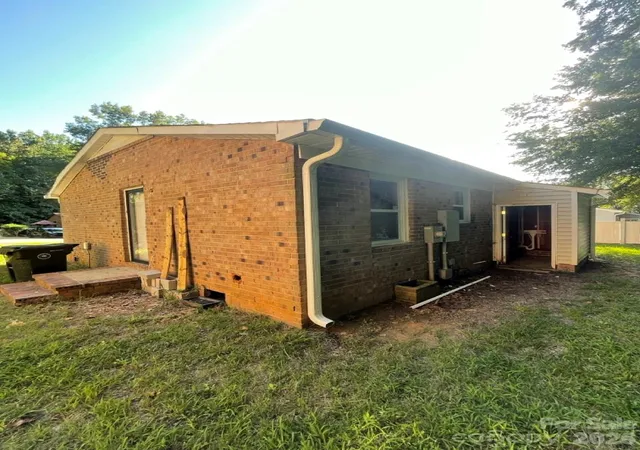 Photo 3 of Single family home for sale at 133 Hickory Ln, York, SC 29745 | MLS# 4423004 | Listing updated on 2026-09-25