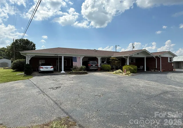 Photo 1 of Single family home for sale at 251 Rodney Orr Byp, Robbinsville, NC 28771 | MLS# 4423007 | Listing updated on 2026-09-12