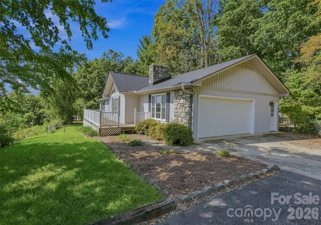 Photo 2 of Single family home for sale at 30 Morning Glory Ln, Weaverville, NC 28787 | MLS# 4423008 | Listing updated on 2026-09-14