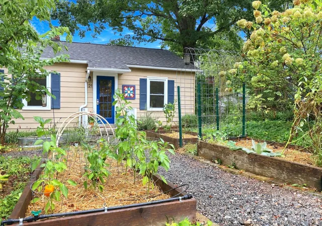 Photo 3 of Single family home for sale at 21 Balsam Ave, Asheville, NC 28806 | MLS# 4423009 | Listing updated on 2026-09-27