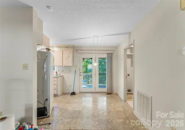 Photo 2 of Single family home for sale at 2524 Robinson Rd, Newton, NC 28658 | MLS# 4423036 | Listing updated on 2026-09-22