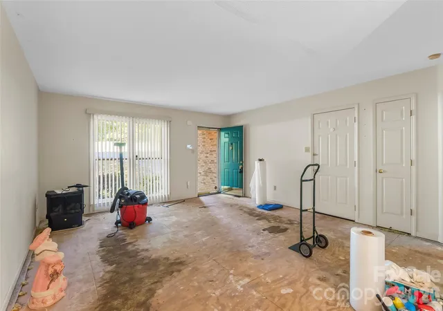 Photo 4 of Single family home for sale at 2524 Robinson Rd, Newton, NC 28658 | MLS# 4423036 | Listing updated on 2026-09-22