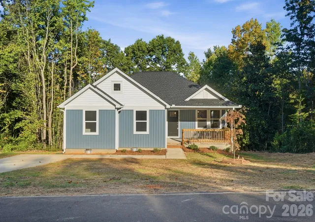 Photo 1 of Single family home for sale at 1074 Mountain Crst Dr, Kings Mountain, NC 28086 | MLS# 4423056 | Listing updated on 2026-09-22