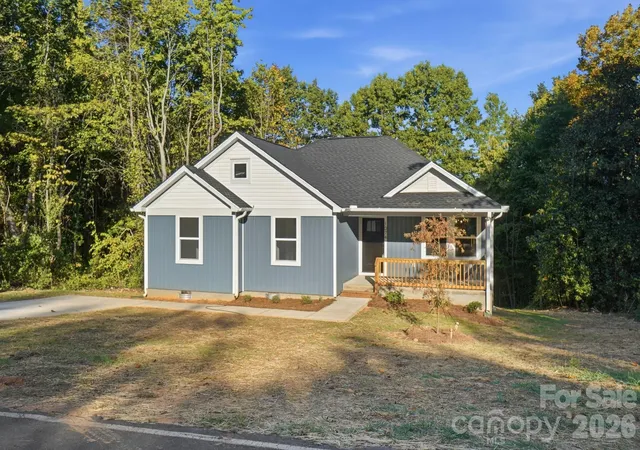 Photo 3 of Single family home for sale at 1074 Mountain Crst Dr, Kings Mountain, NC 28086 | MLS# 4423056 | Listing updated on 2026-09-22