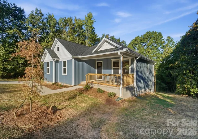 Photo 4 of Single family home for sale at 1074 Mountain Crst Dr, Kings Mountain, NC 28086 | MLS# 4423056 | Listing updated on 2026-09-22