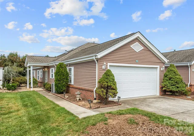 Townhouse for sale at 21 Heather Way, Candler, NC 28715 | MLS# 4423058