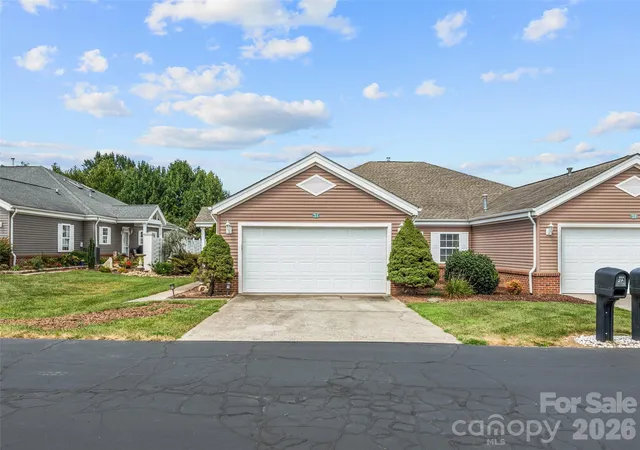 Photo 4 of Townhouse for sale at 21 Heather Way, Candler, NC 28715 | MLS# 4423058 | Listing updated on 2026-09-16