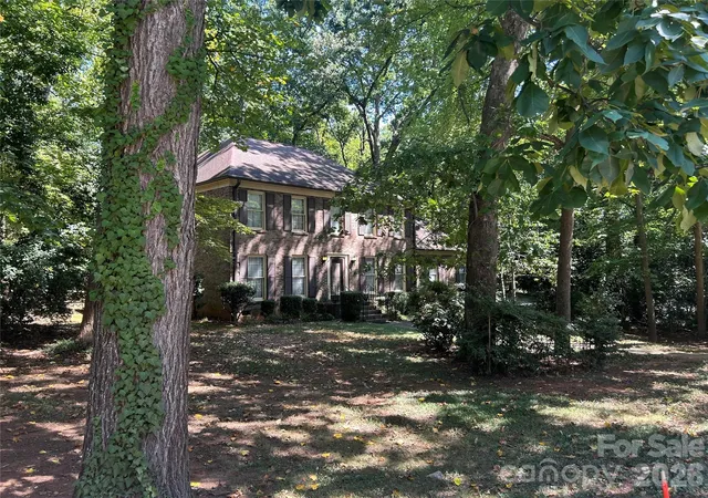 Photo 2 of Sale Pending at 101 Medearis Dr, Charlotte, NC 28211 | MLS# 4423063 | Listing updated on 2026-10-05
