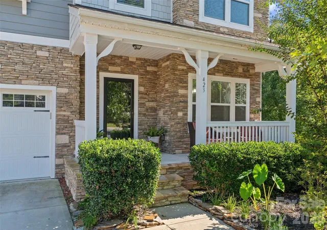 Photo 2 of Single family home for sale at 423 Crisfield Ct, York, SC 29745 | MLS# 4423076 | Listing updated on 2026-10-20