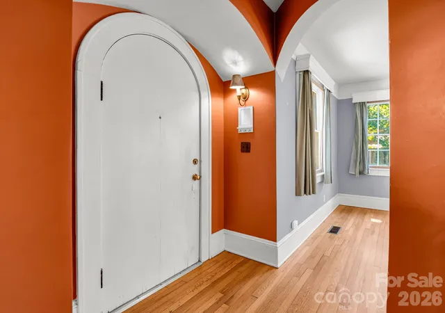 Photo 2 of Single family home for sale at 323 Blythe St, Hendersonville, NC 28739 | MLS# 4423080 | Listing updated on 2026-10-14
