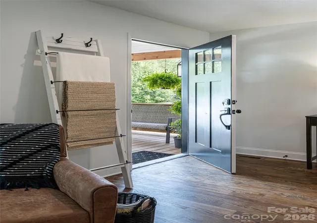 Photo 2 of Single family home for sale at 21 W Chapel Rd, Asheville, NC 28803 | MLS# 4423099 | Listing updated on 2026-10-08