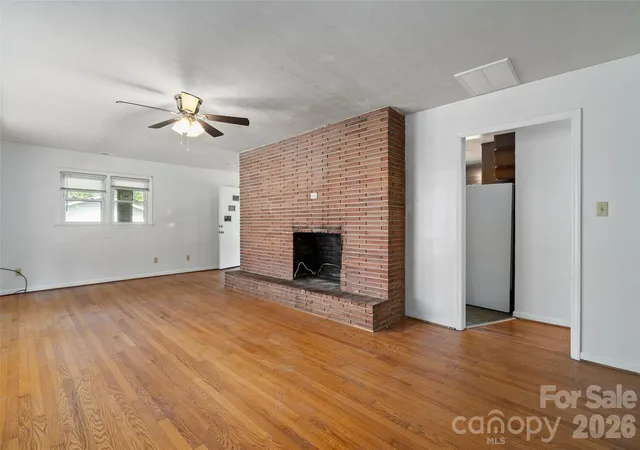 Photo 3 of Single family home for sale at 1567 Allens Crk Rd, Waynesville, NC 28786 | MLS# 4423104 | Listing updated on 2026-10-02