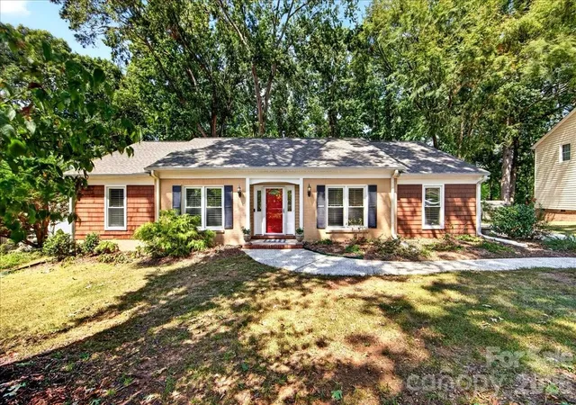 Photo 1 of Single family home for sale at 2624 Lawton Blf Rd, Charlotte, NC 28226 | MLS# 4423111 | Listing updated on 2026-09-15
