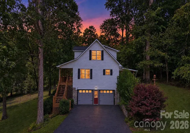 Photo 3 of Single family home for sale at 95 Holly Ridge Rd, Waynesville, NC 28786 | MLS# 4423119 | Listing updated on 2026-10-02