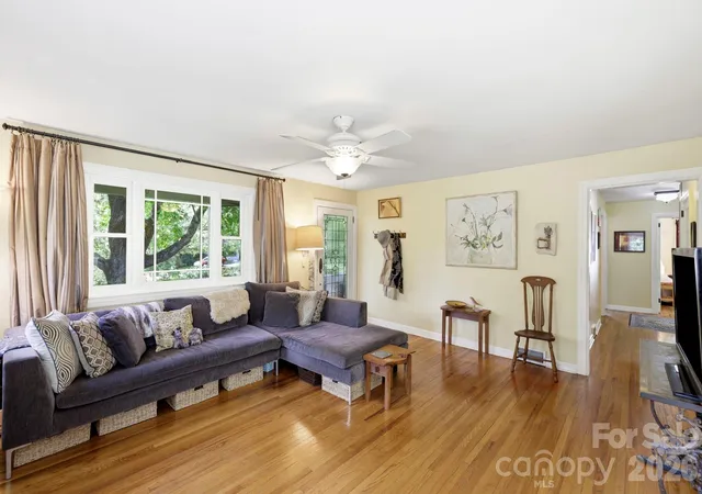 Photo 3 of Single family home for sale at 33 Pinecroft Rd, Asheville, NC 28804 | MLS# 4423125 | Listing updated on 2026-09-16