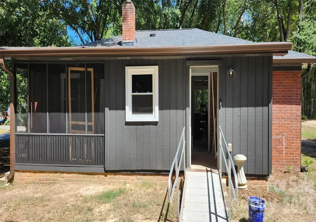 Photo 3 of Single family home for sale at 200 Staton Rd, Gastonia, NC 28056 | MLS# 4423132 | Listing updated on 2026-10-01