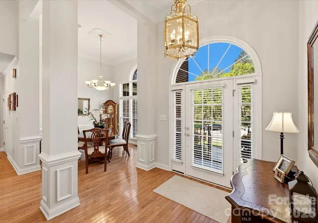 Photo 3 of Single family home for sale at 5125 Walnut Grv Ct, Mount Holly, NC 28120 | MLS# 4423136 | Listing updated on 2026-10-07
