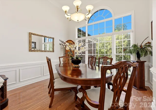 Photo 4 of Single family home for sale at 5125 Walnut Grv Ct, Mount Holly, NC 28120 | MLS# 4423136 | Listing updated on 2026-10-07