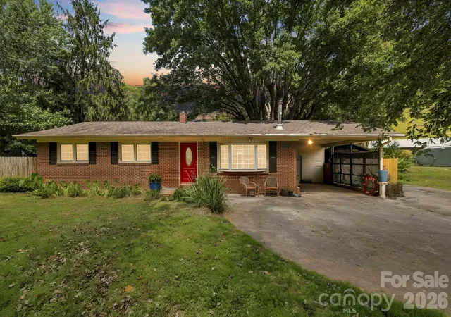 Photo 1 of Single family home for sale at 10687 Cruso Rd, Canton, NC 28716 | MLS# 4423169 | Listing updated on 2026-09-19