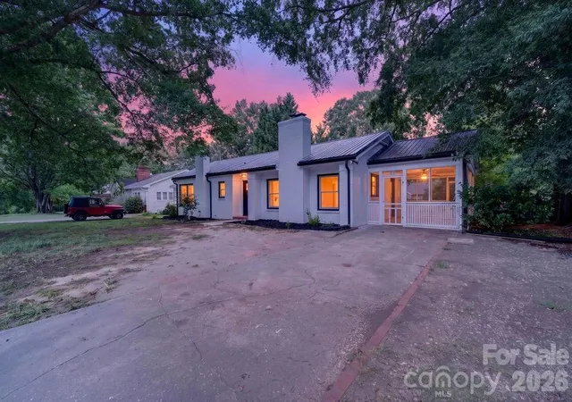 Photo 1 of Single family home for sale at 425 Roberts St, Salisbury, NC 28144 | MLS# 4423175 | Listing updated on 2026-10-13