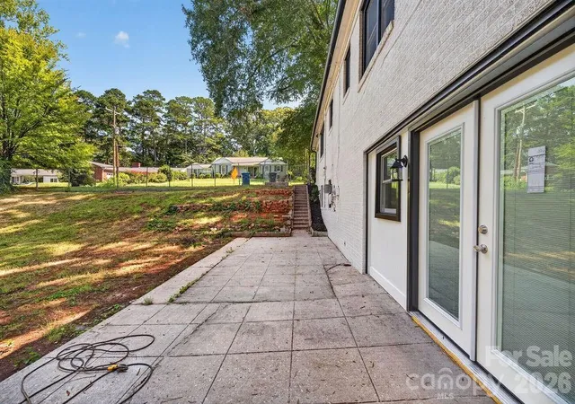 Photo 4 of Single family home for sale at 425 Roberts St, Salisbury, NC 28144 | MLS# 4423175 | Listing updated on 2026-09-23