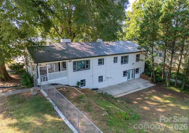 Photo 3 of Single family home for sale at 425 Roberts St, Salisbury, NC 28144 | MLS# 4423175 | Listing updated on 2026-09-23