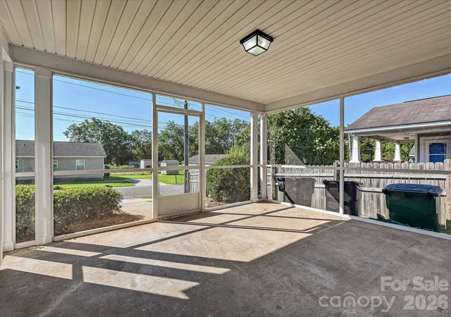 Photo 1 of Single family home for sale at 402 Jones St, Charlotte, NC 28208 | MLS# 4423184 | Listing updated on 2026-09-16