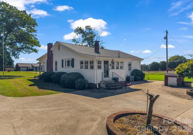 Photo 4 of Single family home for sale at 495 Tiney Rd, Ellenboro, NC 28040 | MLS# 4423190 | Listing updated on 2026-10-03