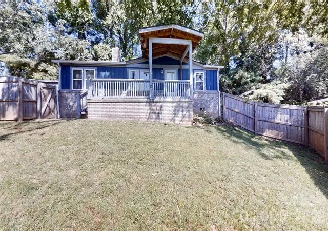 Photo 1 of Single family home for sale at 7 Fieldtop Ln, Arden, NC 28704 | MLS# 4423200 | Listing updated on 2026-09-16