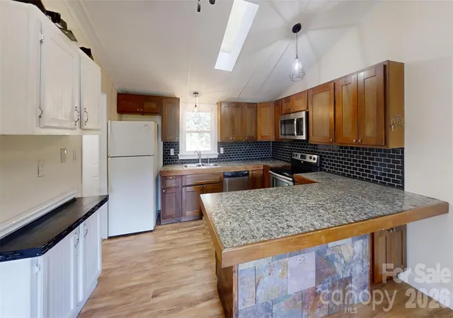 Photo 3 of Single family home for sale at 7 Fieldtop Ln, Arden, NC 28704 | MLS# 4423200 | Listing updated on 2026-09-16