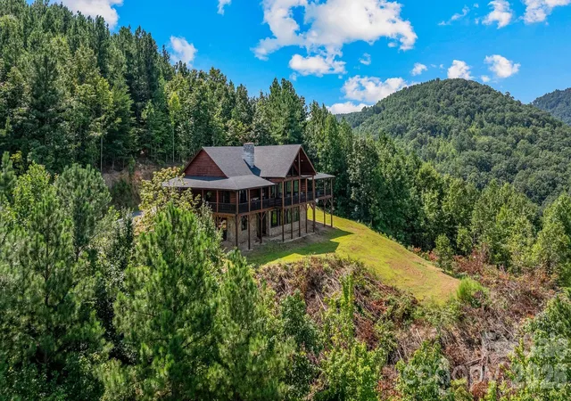 Photo 3 of Single family home for sale at 84 Mountain Top Dr, Marion, NC 28752 | MLS# 4423201 | Listing updated on 2026-09-12