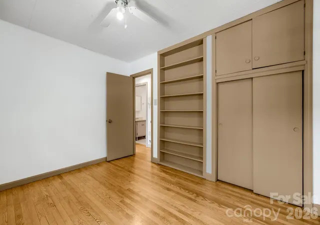 Photo 3 of Single family home for sale at 22 Jarrett St, Asheville, NC 28806 | MLS# 4423202 | Listing updated on 2026-09-29