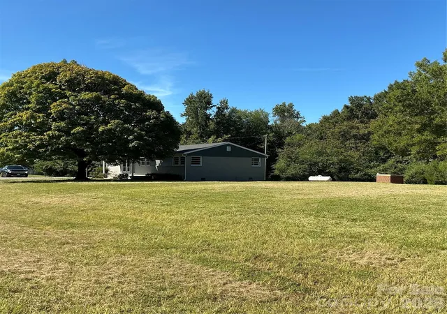 Photo 2 of Single family home for sale at 3039 Hands Ml Hwy, York, SC 29745 | MLS# 4423217 | Listing updated on 2026-09-13
