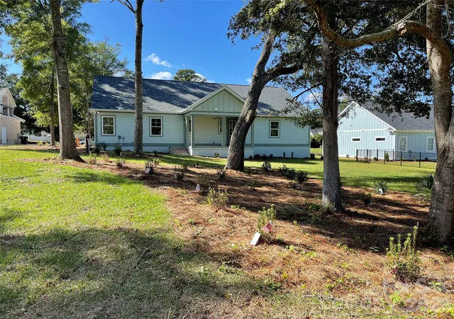 Photo 3 of Single family home for sale at 1848 Oak Harbor Dr SW, Ocean Isle Beach, NC 28469 | MLS# 4423219 | Listing updated on 2026-10-19