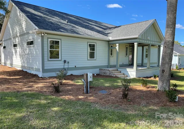 Photo 4 of Single family home for sale at 1848 Oak Harbor Dr SW, Ocean Isle Beach, NC 28469 | MLS# 4423219 | Listing updated on 2026-10-19