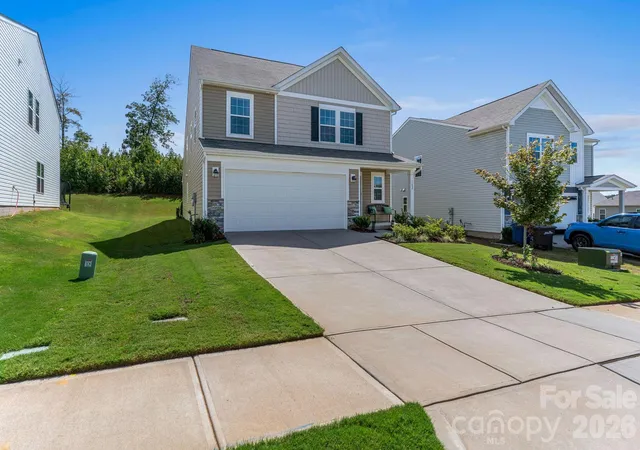 Photo 3 of Single family home for sale at 182 Brentwood Dr, Statesville, NC 28625 | MLS# 4423220 | Listing updated on 2026-09-12