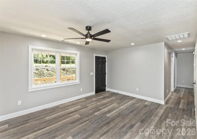 Photo 3 of Single family home for sale at 340 Matthew Ln, Canton, NC 28716 | MLS# 4423221 | Listing updated on 2026-09-19