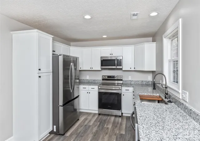 Photo 3 of Single family home for sale at 340 Matthew Ln, Canton, NC 28716 | MLS# 4423221 | Listing updated on 2026-09-19