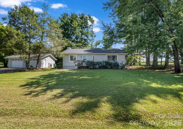 Single family home for sale at 3 Apple Blossom Ln, Hendersonville, NC 28792 | MLS# 4423233