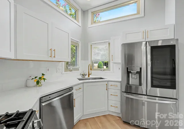 Photo 3 of Townhouse for sale at 14546 Waterside Dr, Charlotte, NC 28278 | MLS# 4423236 | Listing updated on 2026-10-12