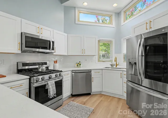 Photo 4 of Townhouse for sale at 14546 Waterside Dr, Charlotte, NC 28278 | MLS# 4423236 | Listing updated on 2026-10-12