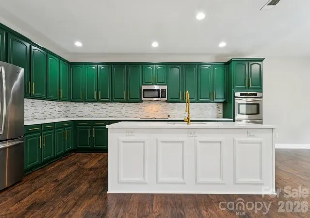Photo 4 of Single family home for sale at 6934 Evanton Loch Rd, Charlotte, NC 28278 | MLS# 4423258 | Listing updated on 2026-09-25