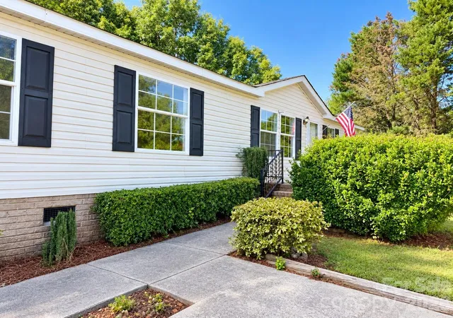 Photo 1 of Single family home for sale at 599 Preston Brooks Dr, Catawba, SC 29704 | MLS# 4423262 | Listing updated on 2026-09-19