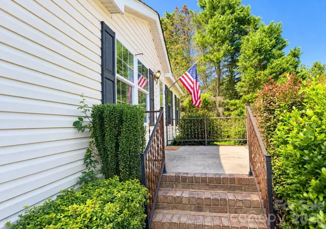 Photo 2 of Single family home for sale at 599 Preston Brooks Dr, Catawba, SC 29704 | MLS# 4423262 | Listing updated on 2026-09-19