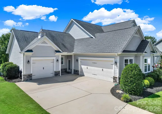Photo 3 of Single family home for sale at 3053 Fish Story Ct, Fort Mill, SC 29708 | MLS# 4423268 | Listing updated on 2026-10-21