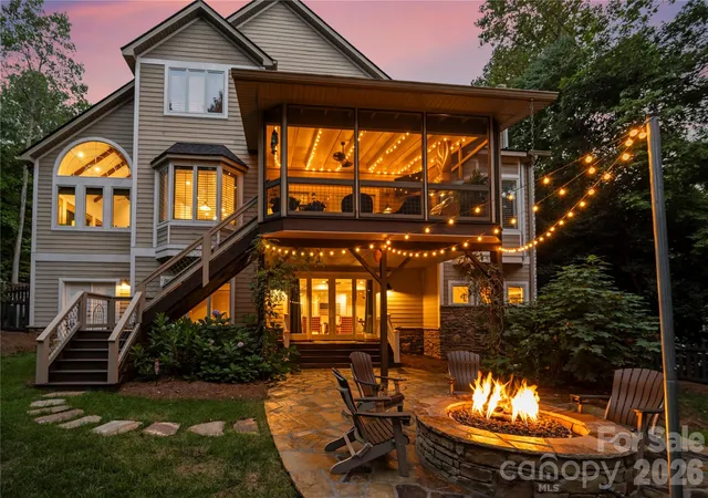 Photo 2 of Sale Pending at 1637 Olmsted Dr, Asheville, NC 28803 | MLS# 4423274 | Listing updated on 2026-09-29