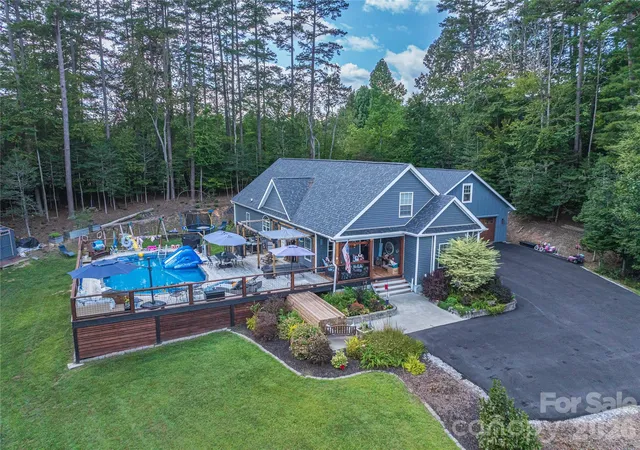 Photo 1 of Single family home for sale at 212 W Sunset Ridge Dr, Etowah, NC 28729 | MLS# 4423280 | Listing updated on 2026-09-30